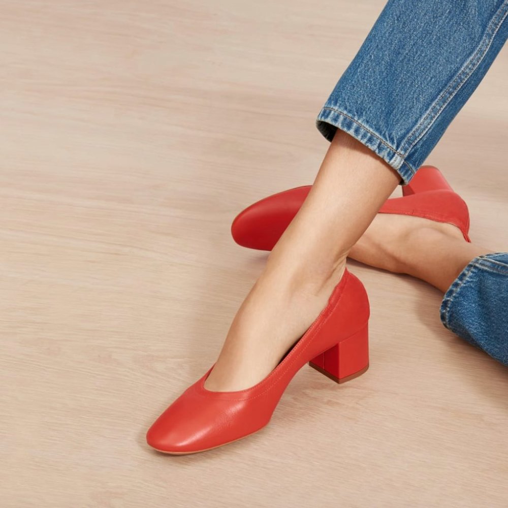 Everlane Day Heel in Red. Size 7.5